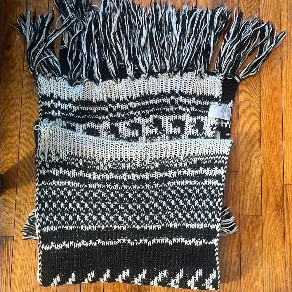 Free people chunky blanket white/black knitted scarf cozy boho oversized